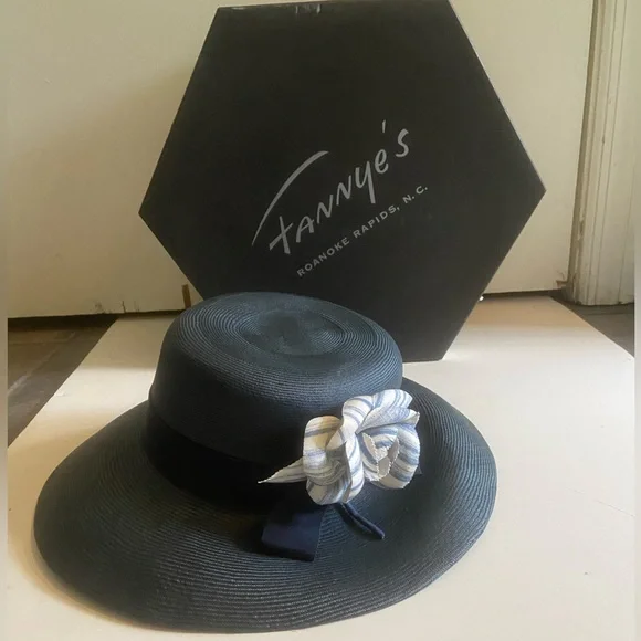 Vintage 1960s Gottliebs Navy Straw Hat - Picture 3 of 10